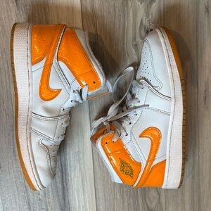 Nike | Air Jordan 1 Mid SE Gatorade Pack Orange (GS) | SZ 4.5 Youth